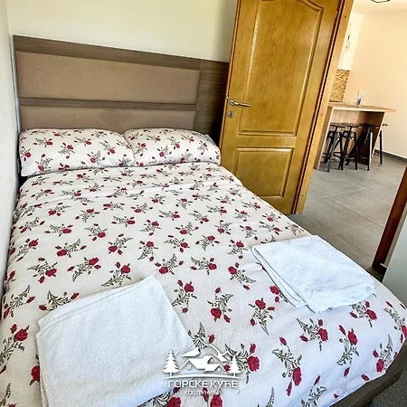 Gorske Kuce Tatil parkı Kostunici